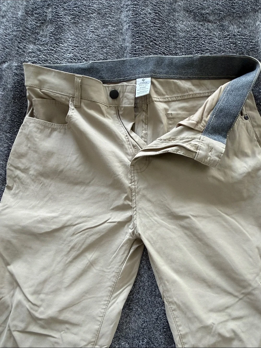 Men's Khaki Straight-Leg Chinos - Neutral Tan